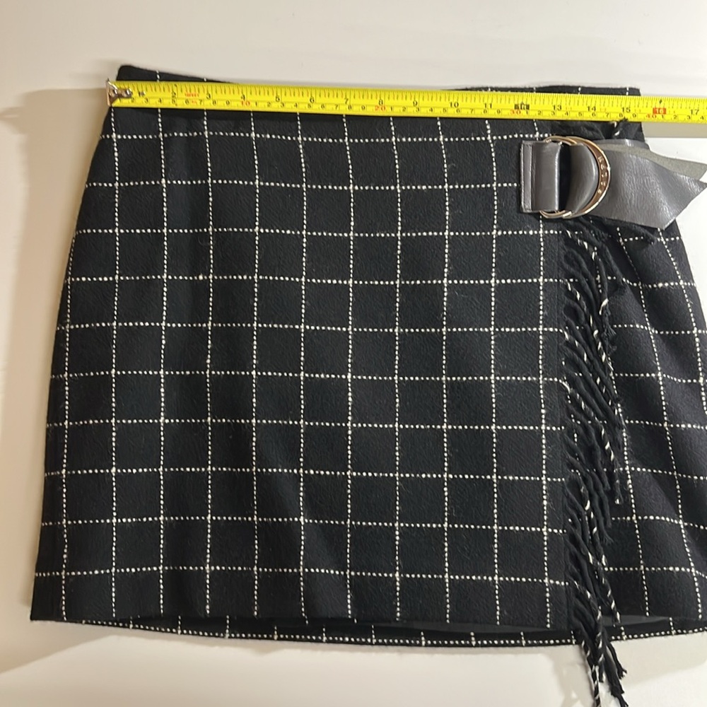 EUC Ralph Lauren Black Windowpane Mini Skirt with Buckle & Fringe - Picture 8 of 9